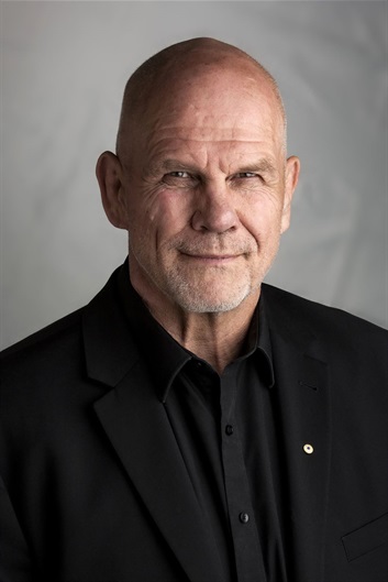 High res author image_Peter Fitz.jpg