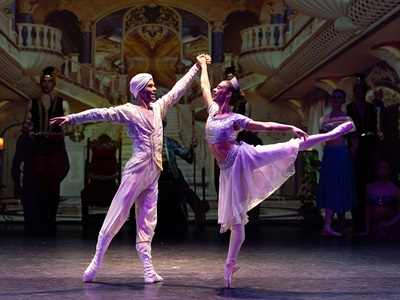 VSB_Aladdin_Billboard-3 WEB & TICKETING.jpg